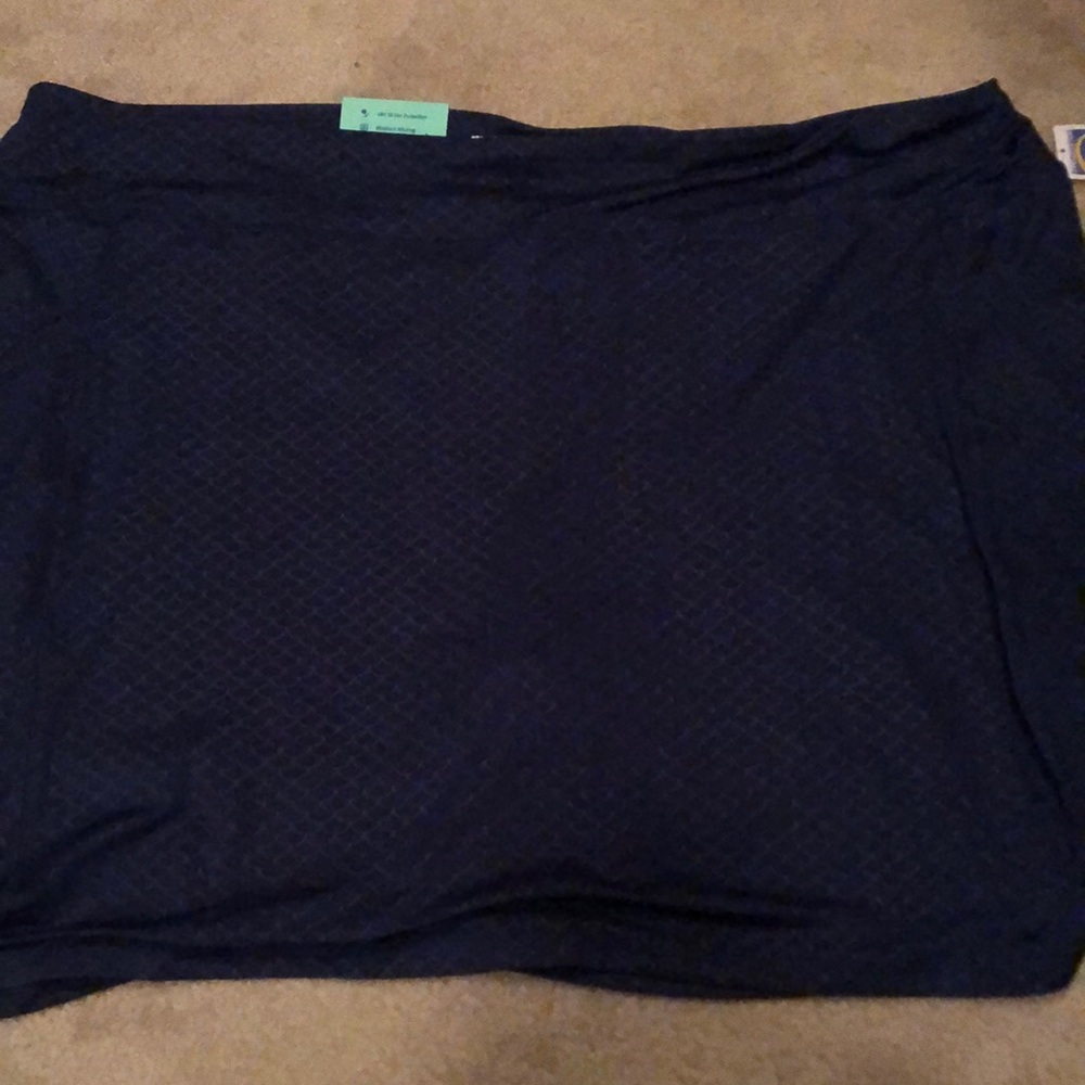 NWT navy moisture wicking skort